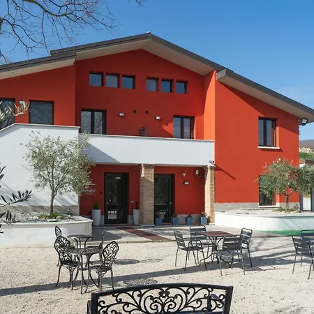 Sanbarto La Casa Del Borgo 住宿加早餐酒店 *